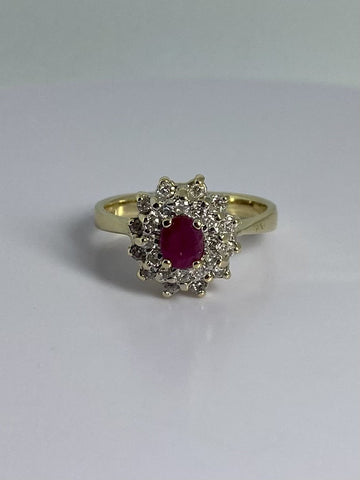 Vintage entourage ring met robijn en briljanten