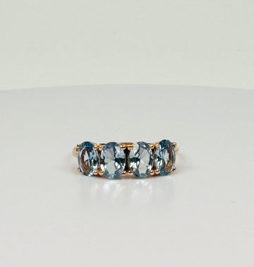 Vintage ring met aquamarijnen