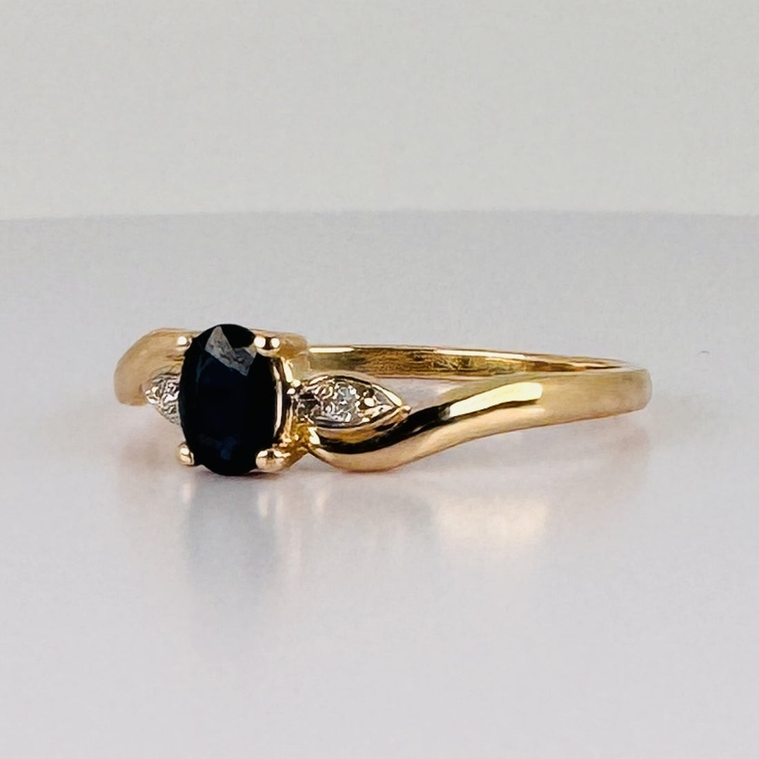 Vintage Ring met Saffier & Diamanten
