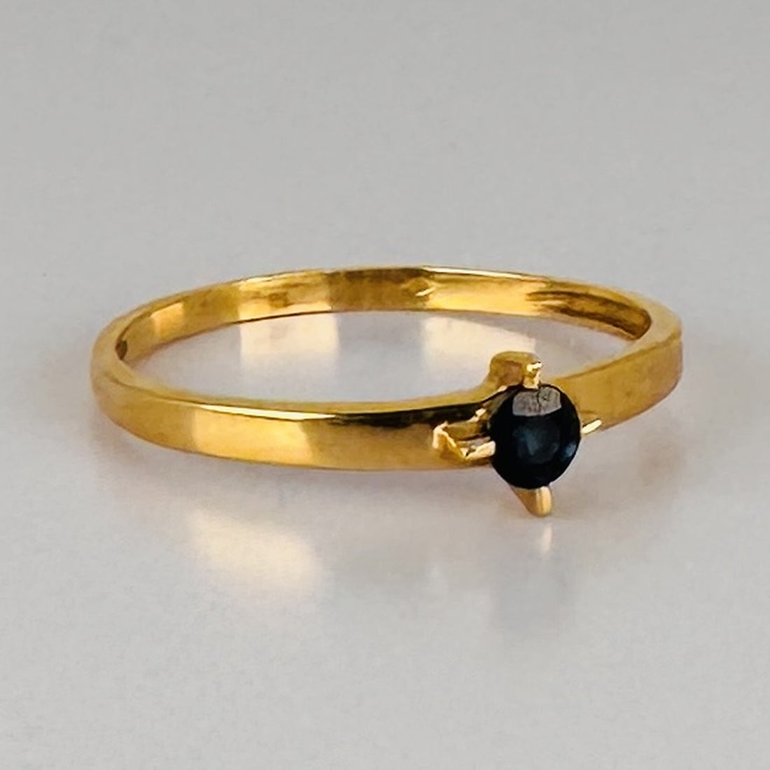 Vintage Ring met Saffier