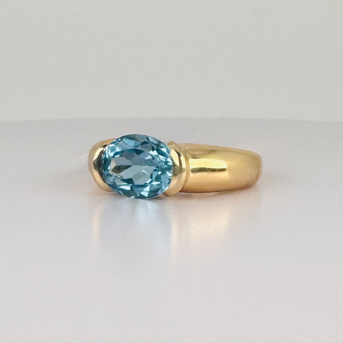 Vintage Gouden Ring met Blauwe Topaas
