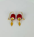 18 karaat earrings with red glass