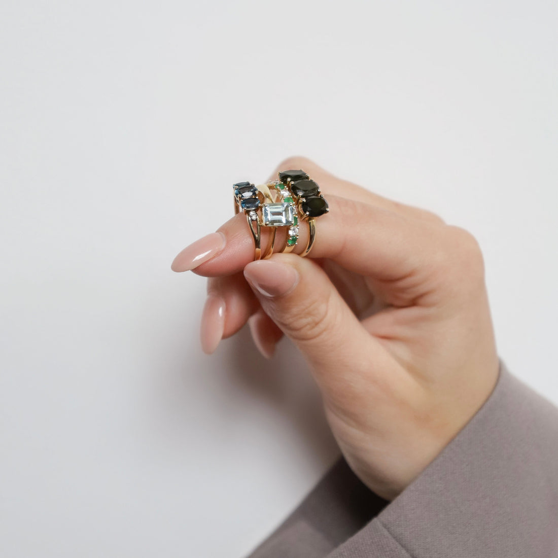 Vintage Ring 18k with Emerald Facetted Aquamarine