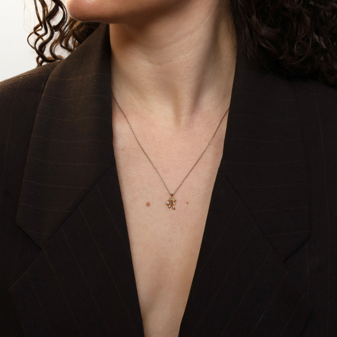 Vintage pendant white sapphires & diamond