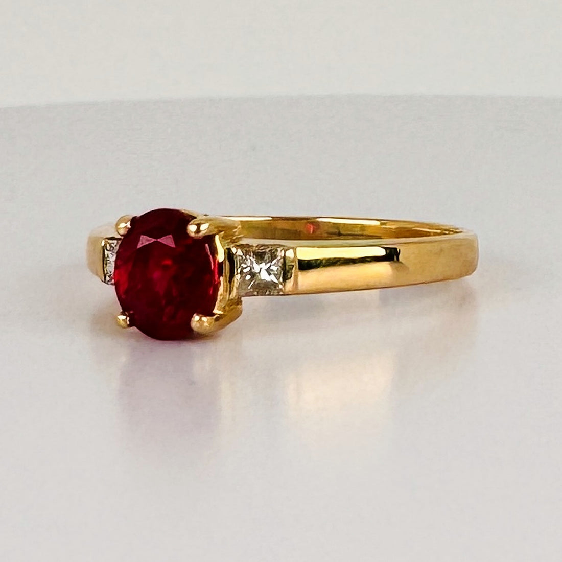 Vintage Ring Goud met Robijn & Diamanten