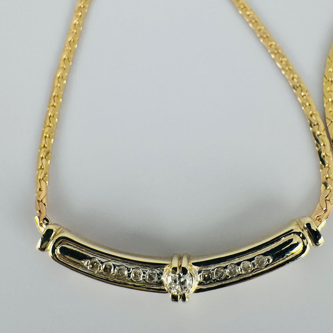 Vintage classic choker with brilliant diamonds