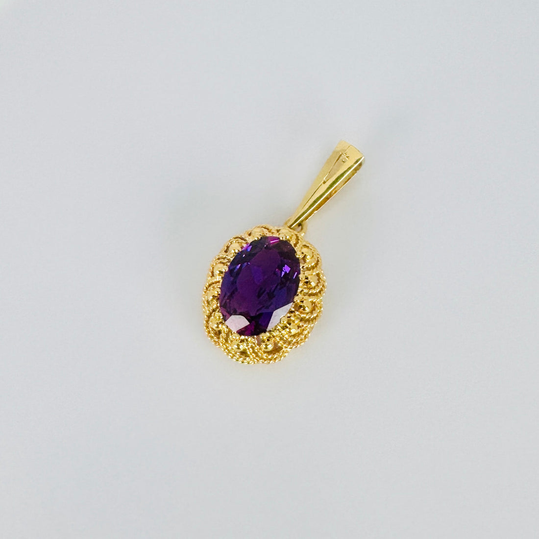 Vintage Pendant 18k with amethist