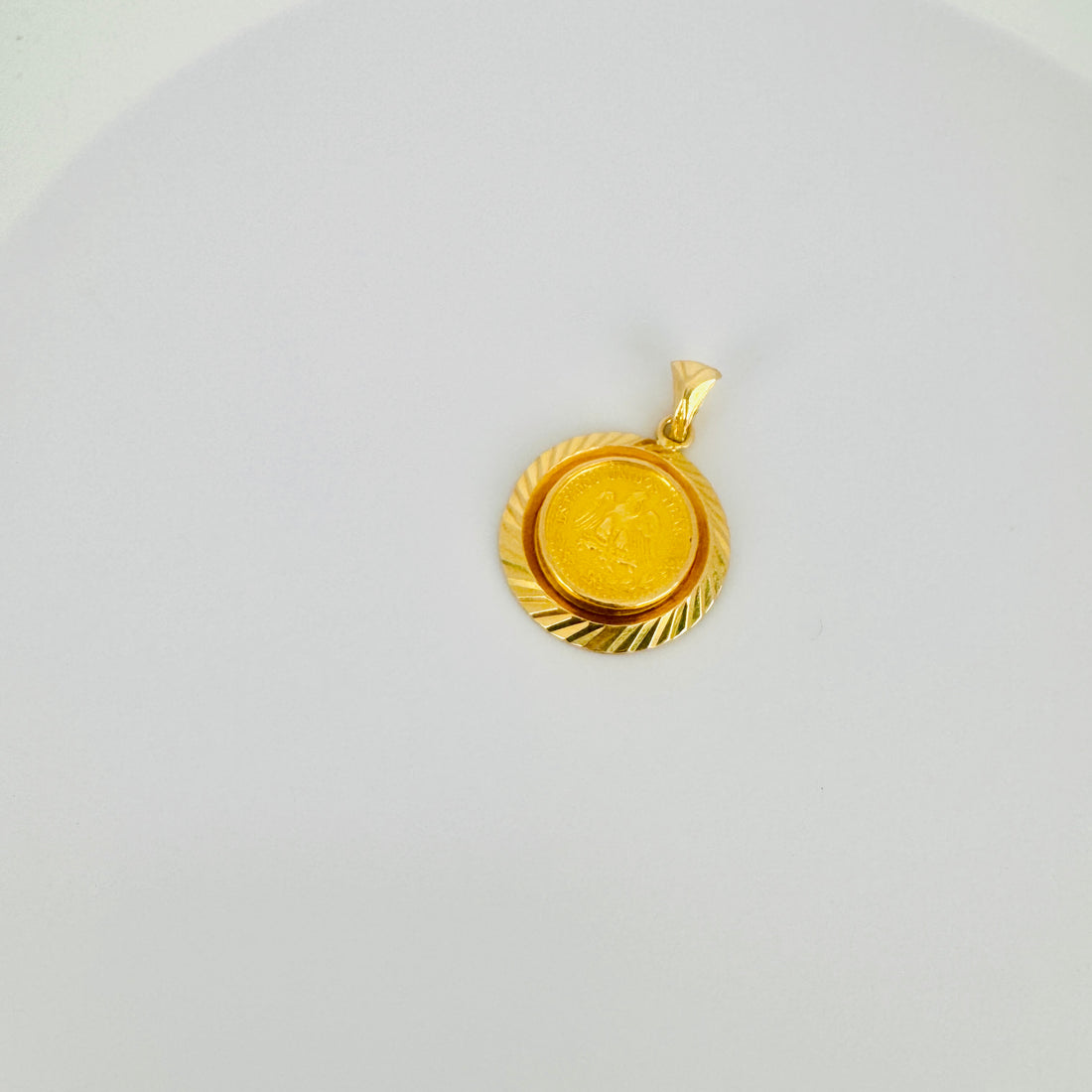 Vintage 18k Pendant "dos pesos"