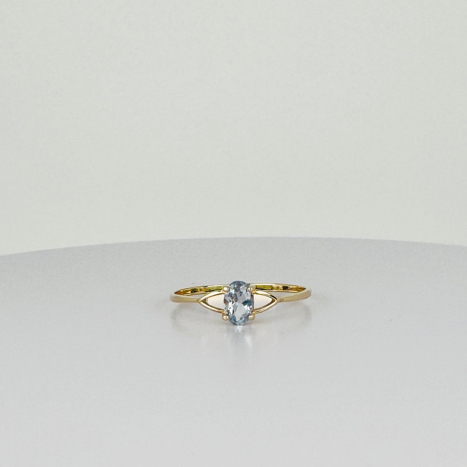 Vintage Ring met Ovale Aquamarine