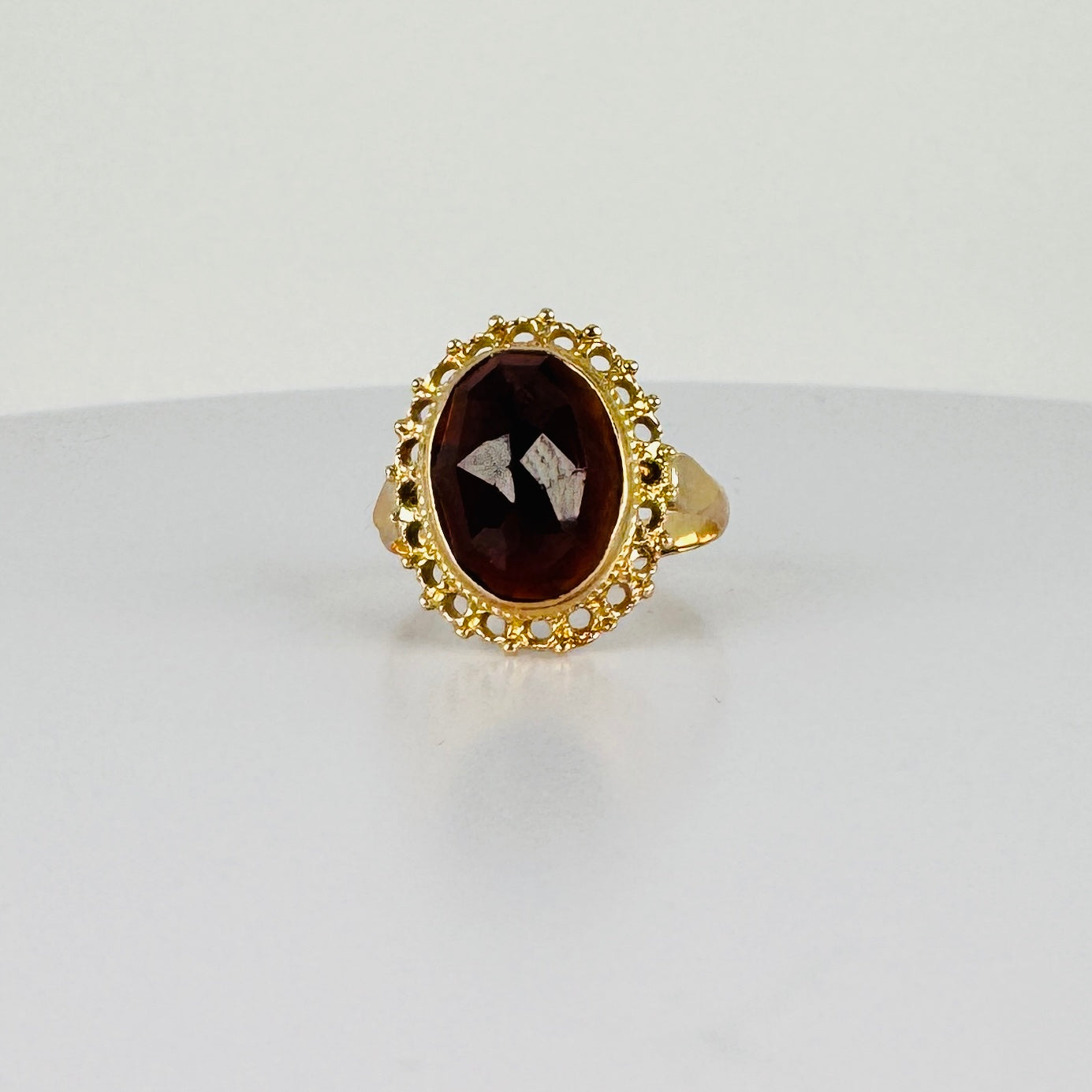 Vintage Ring met Ovale Granaat