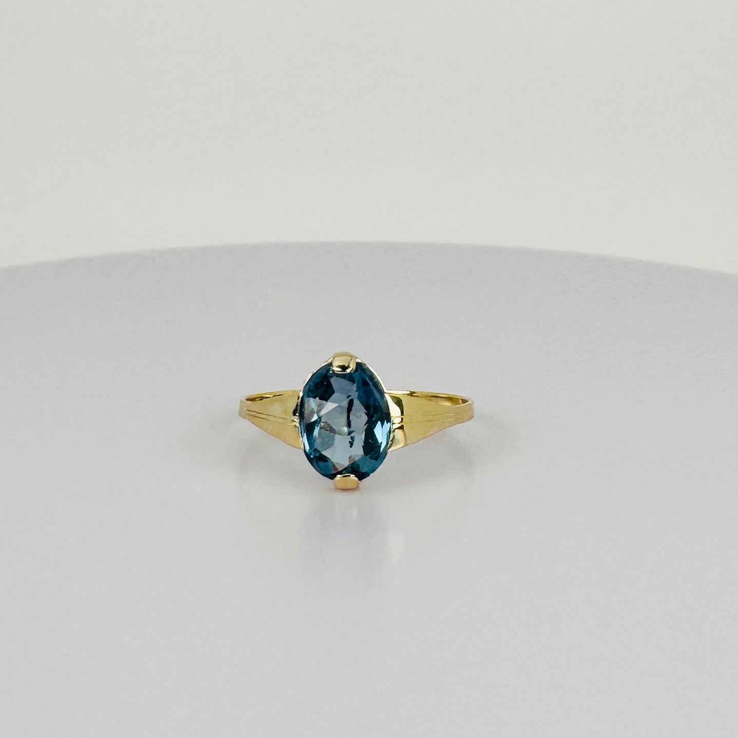 Vintage Ring met Ovale Aquamarijn