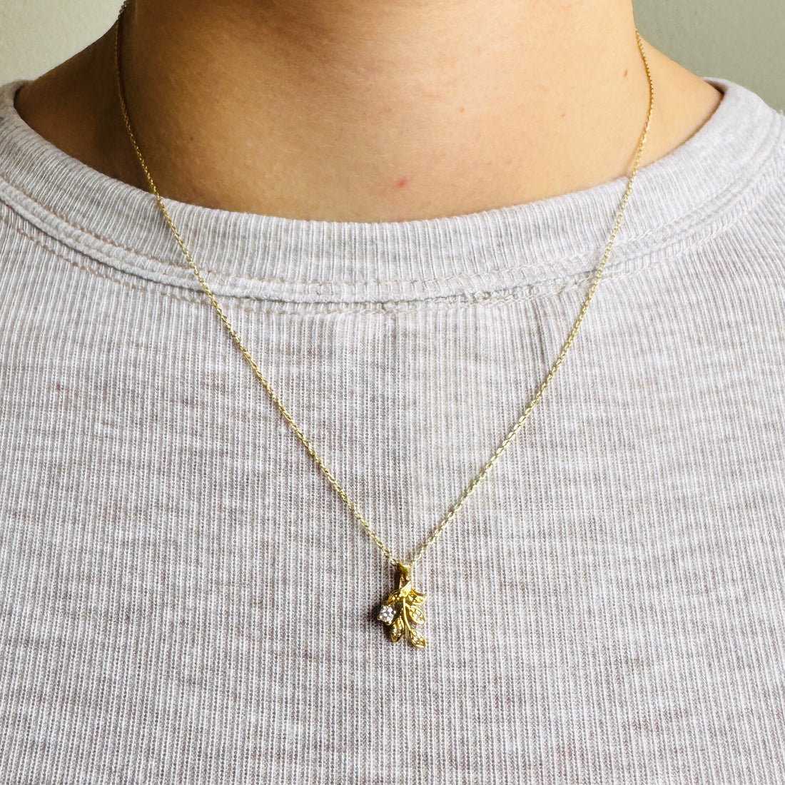 Vintage pendant white sapphires & diamond