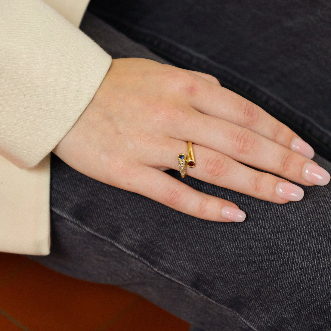 Vintage ring Ring with ruby & sapphire & diamonds