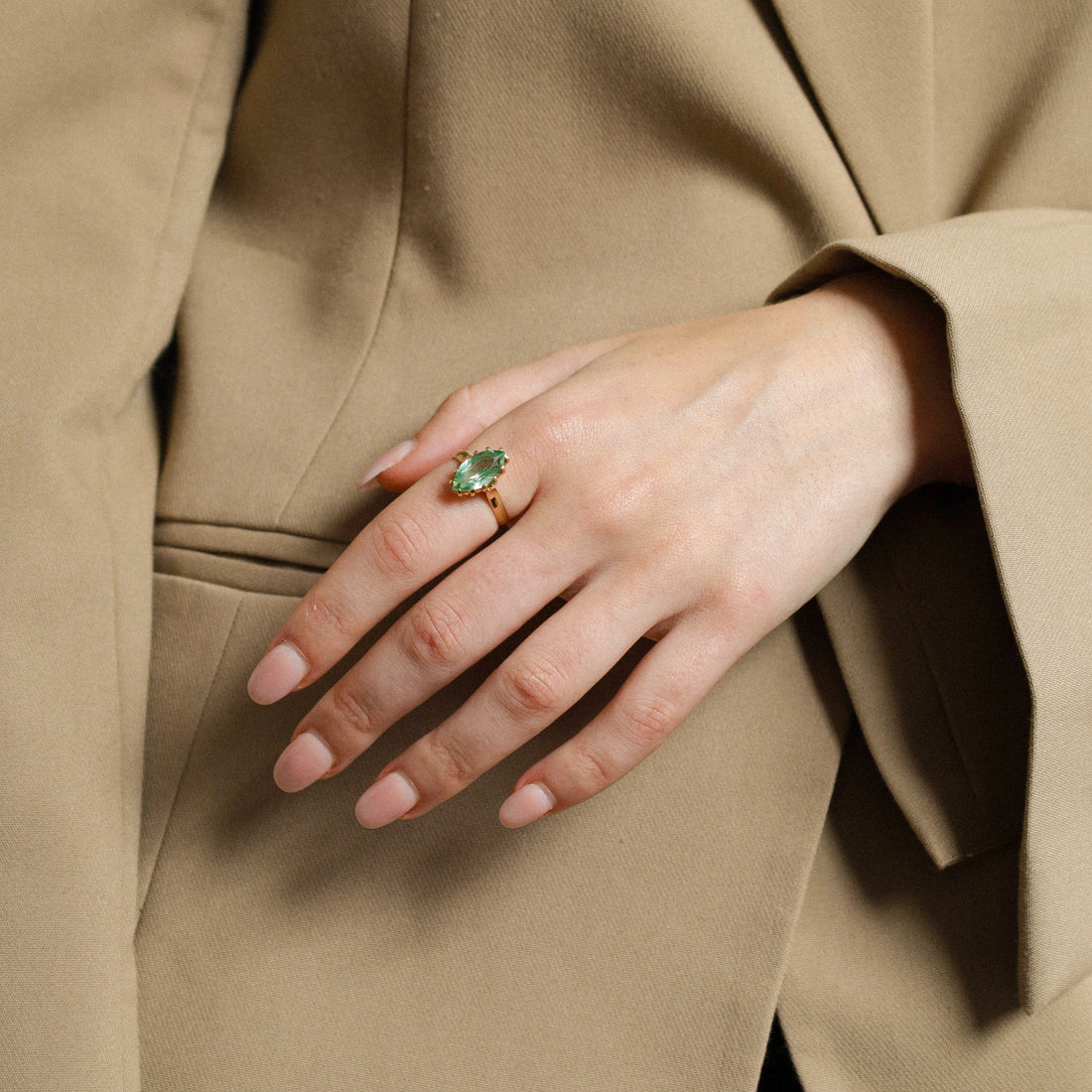 Vintage ring with groen stone