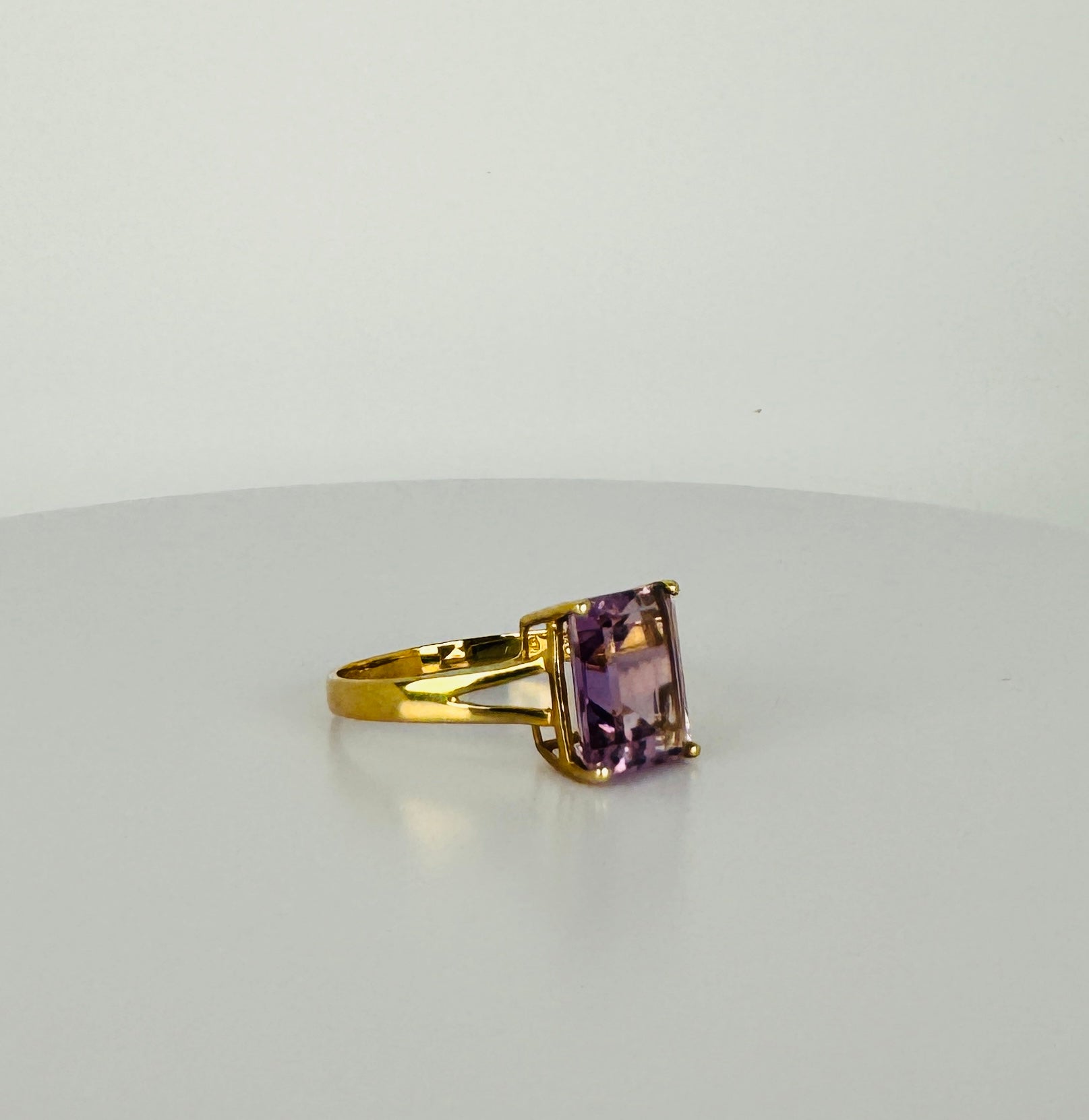 Ring with natural amethyst purple stone