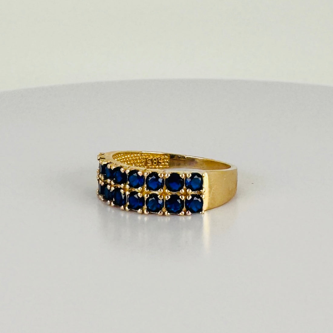 Vintage Ring with Blue Sapphires