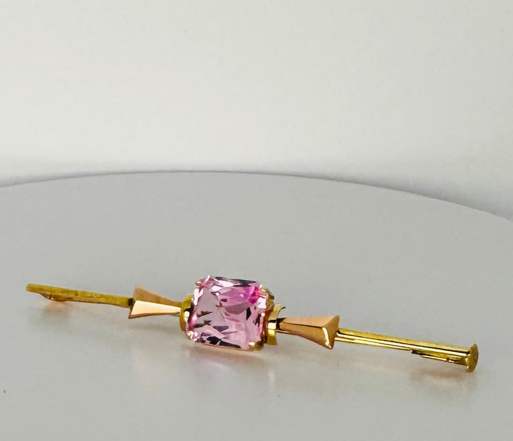 Pin with pink amethyst