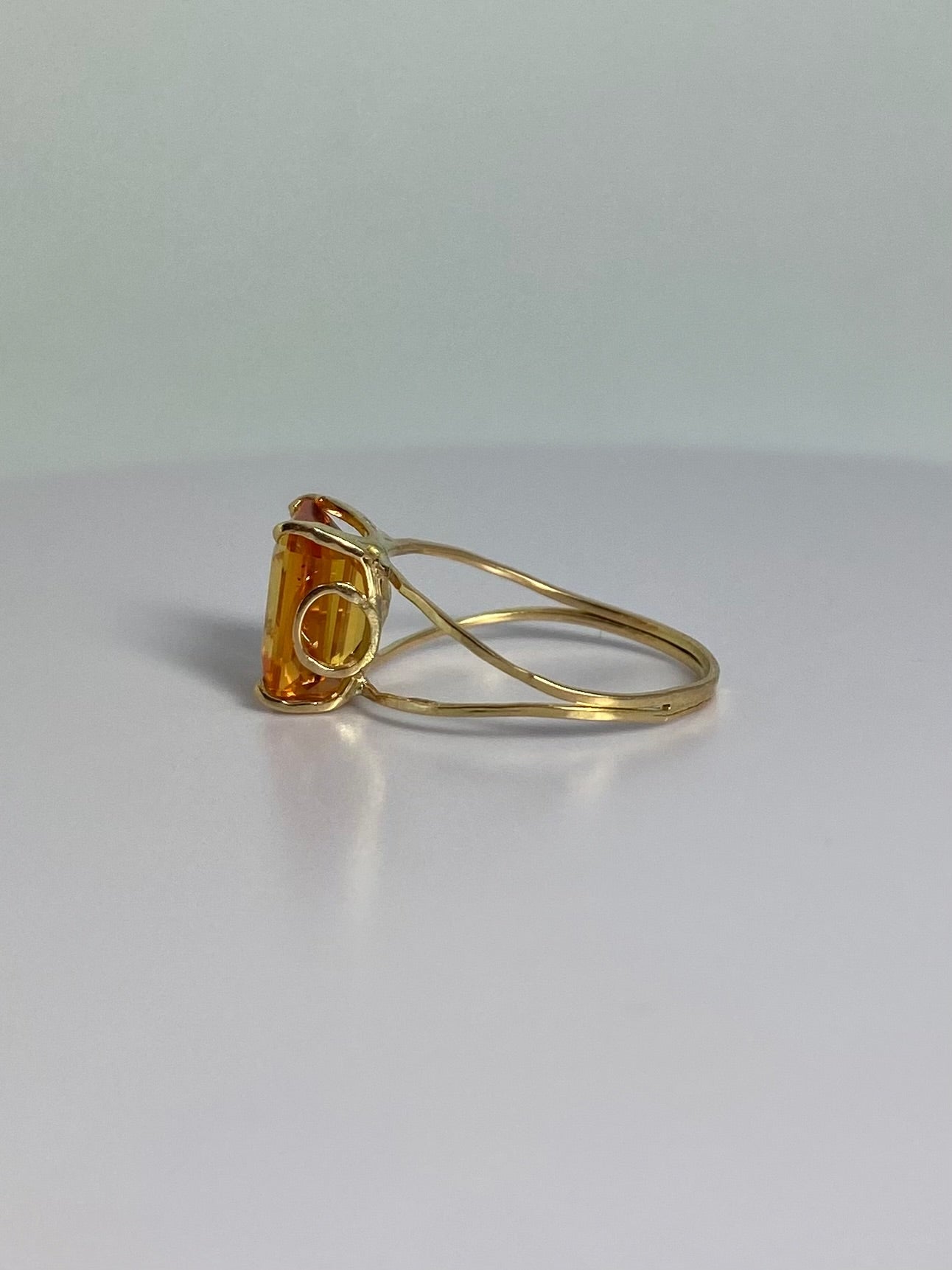 Vintage ring gold with citrien left side 