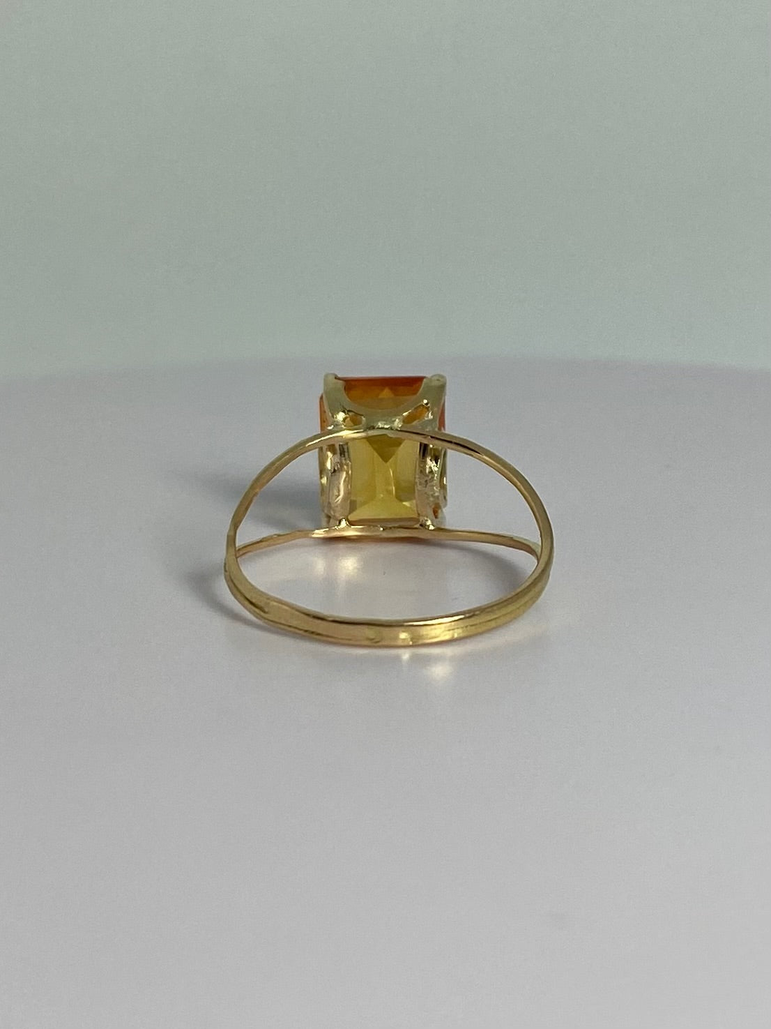 Vintage ring gold with citrien back