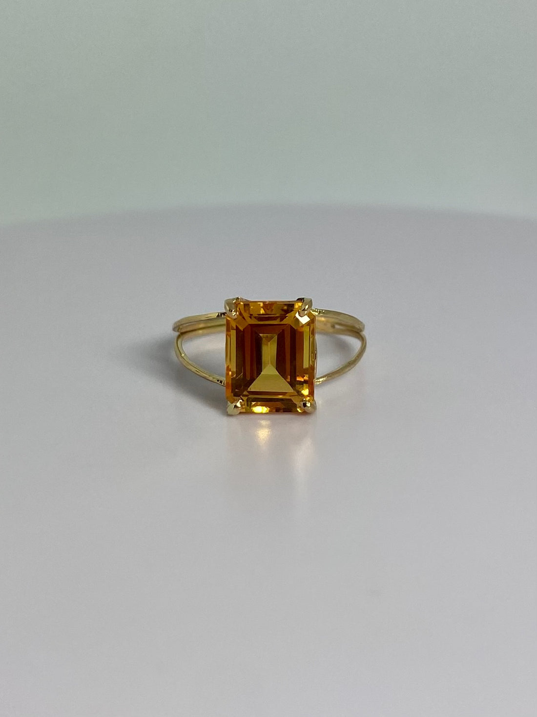 Vintage ring gold with citrien front