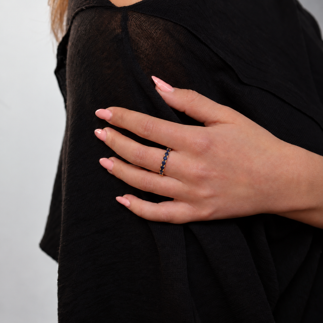 Vintage Ring met Donkerblauwe Saffieren