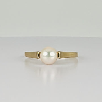 Yellow Gold Pearl Solitaire Ring