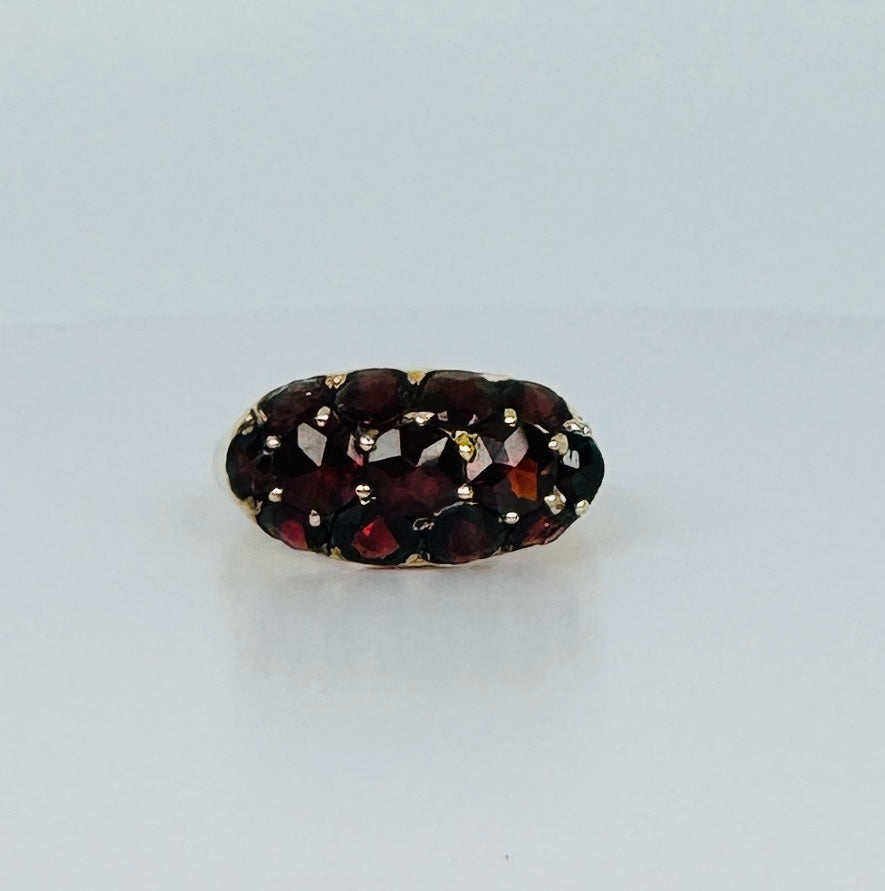 Vintage ring with garnets