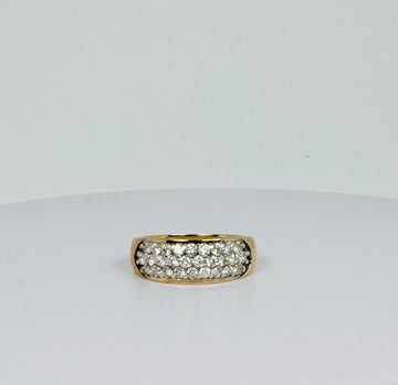 Ring with diamonds