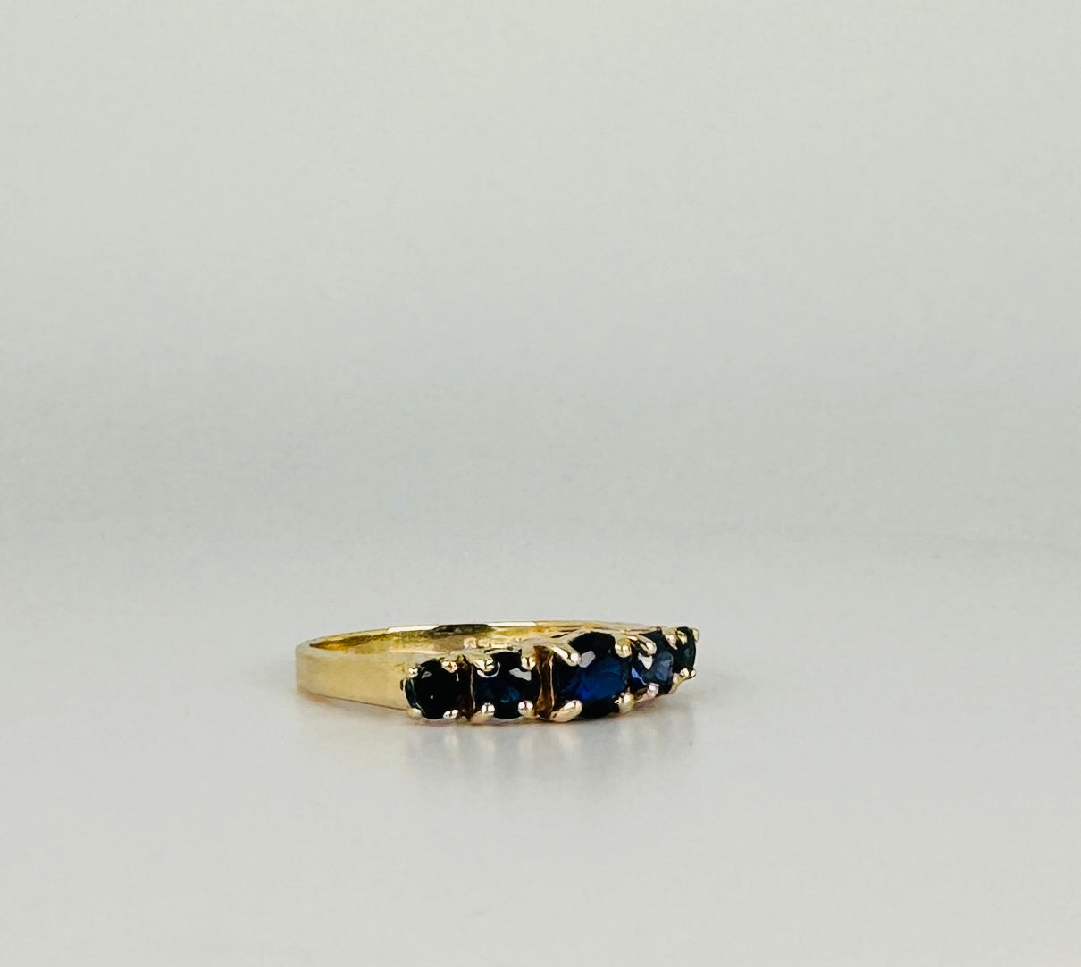 Ring with blue sapphires blue stones