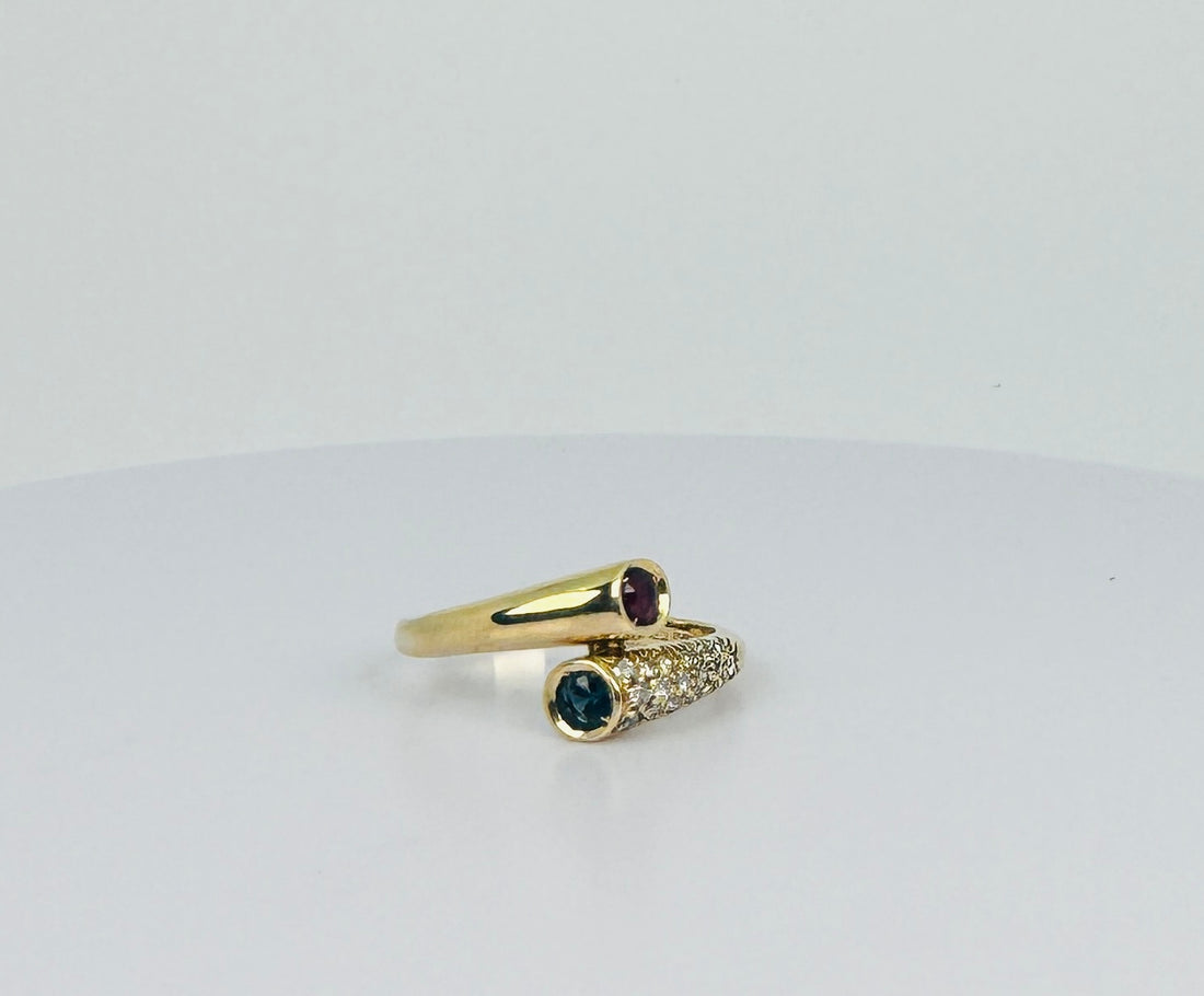 Vintage ring Ring with ruby & sapphire & diamonds