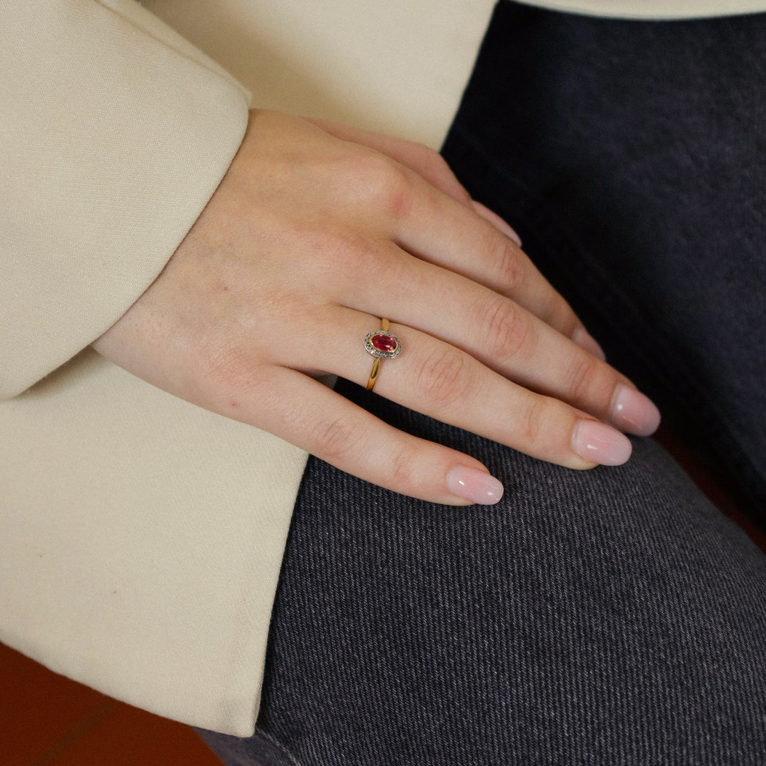 Ring with ruby diamonds